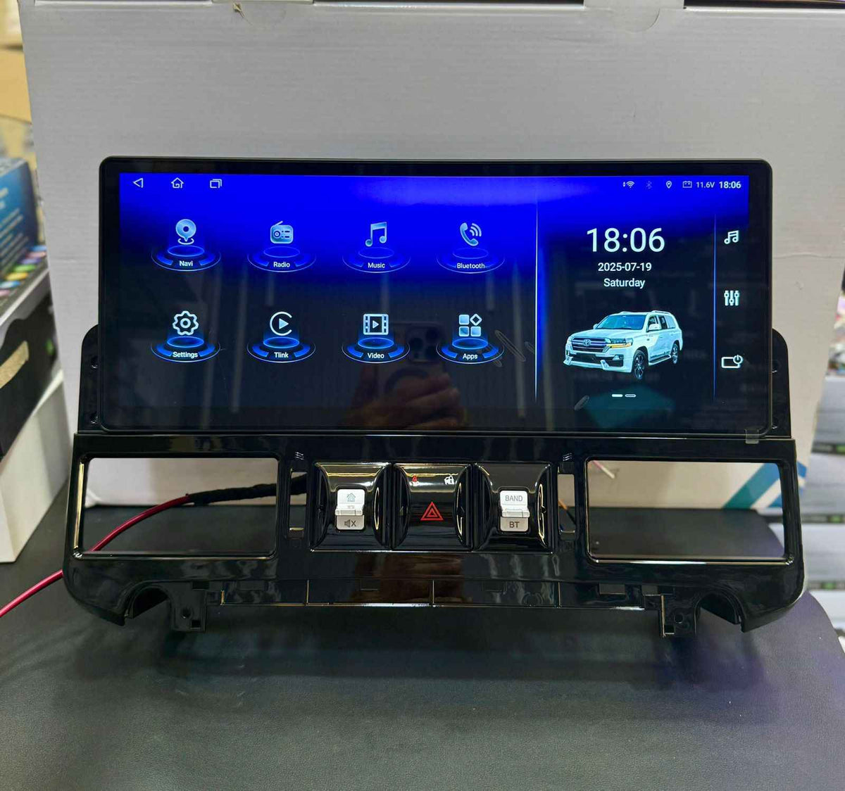 15.6” Landcruiser (GXR / VXR) 4GB 32GB RAM STORAGE Built in 360 2008-2021