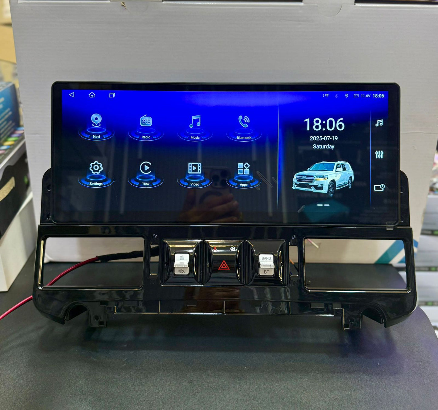 15.6” Landcruiser (GXR / VXR) 4GB 32GB RAM STORAGE Built in 360 2008-2021